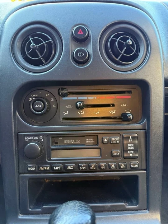 1996 Mazda NA MX-5 Miata - Image 17 of 20