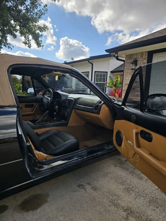 1996 Mazda NA MX-5 Miata - Image 18 of 19