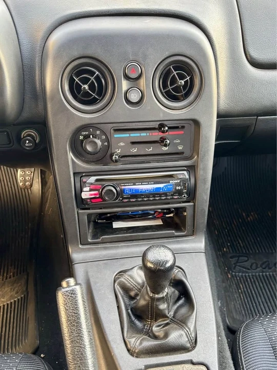 1996 Mazda NA MX-5 Miata - Image 11 of 19