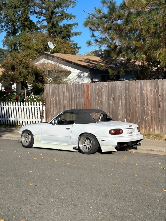 1996 Mazda NA MX-5 Miata - Image 3 of 4