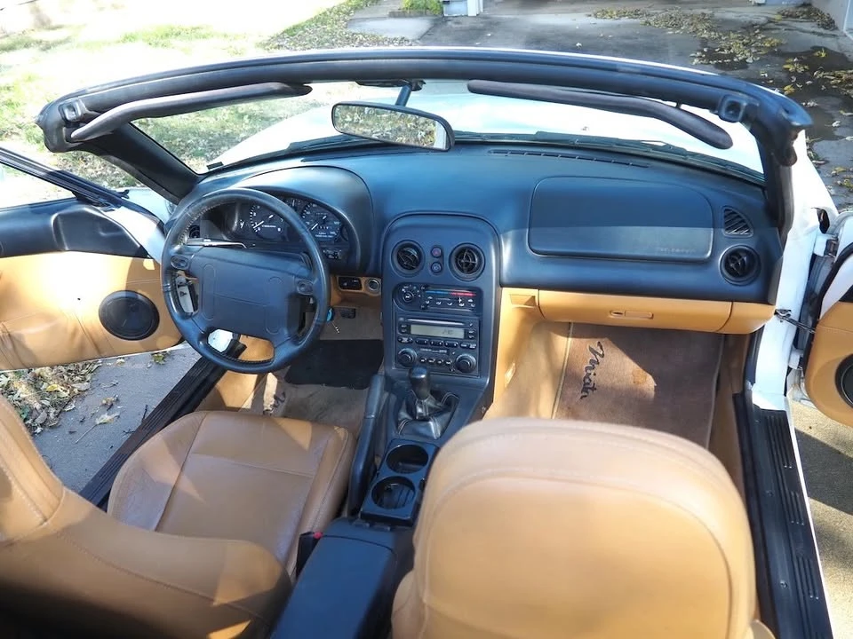 1996 Mazda NA MX-5 Miata - Image 10 of 12