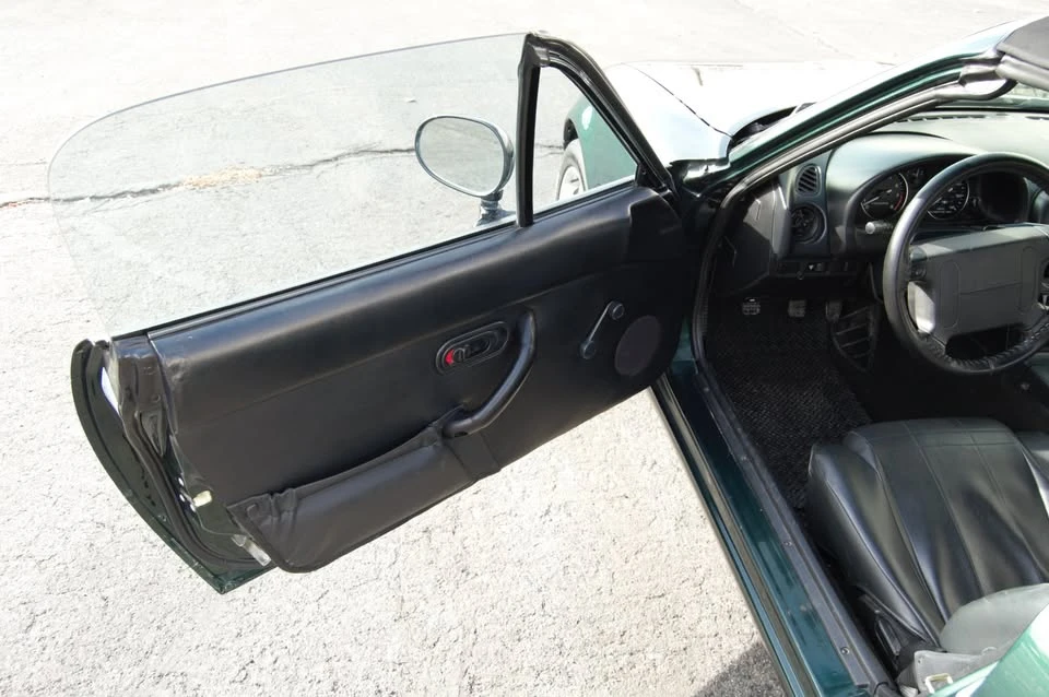 1996 Mazda NA MX-5 Miata - Image 9 of 16
