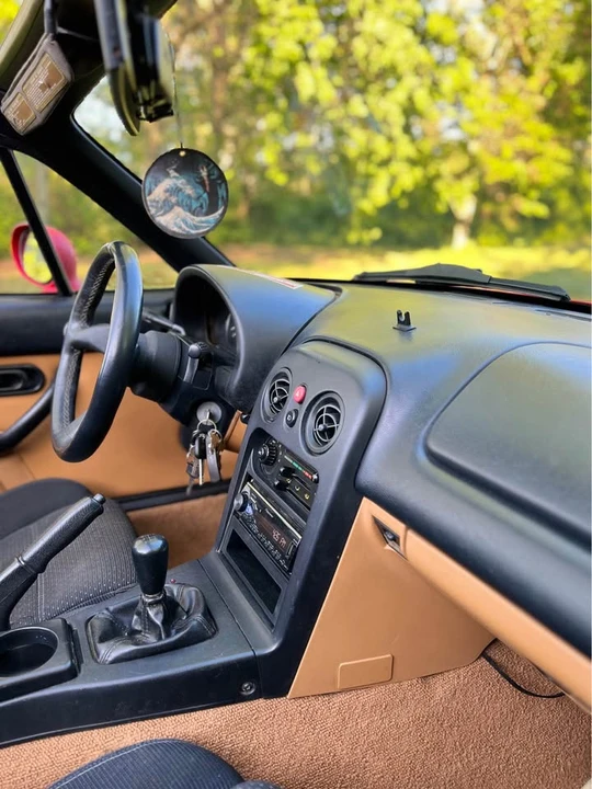 1996 Mazda NA MX-5 Miata - Image 7 of 16