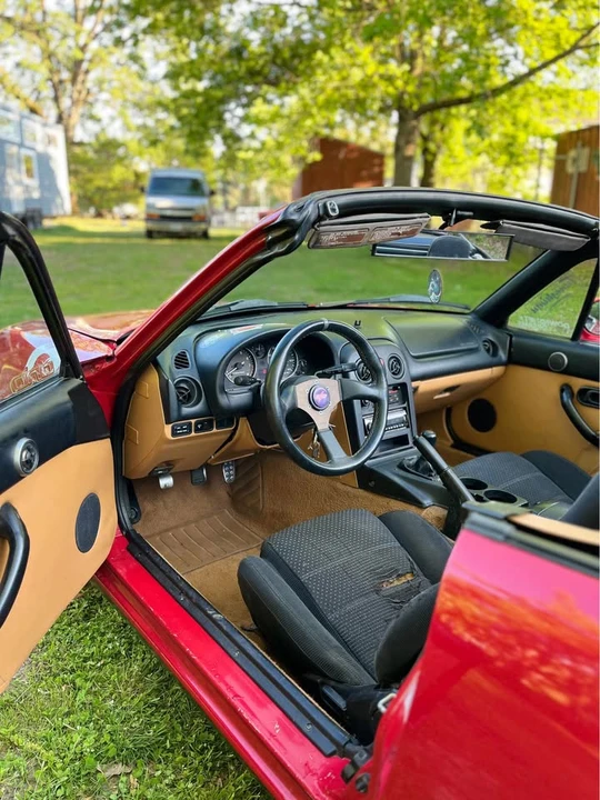 1996 Mazda NA MX-5 Miata - Image 5 of 16
