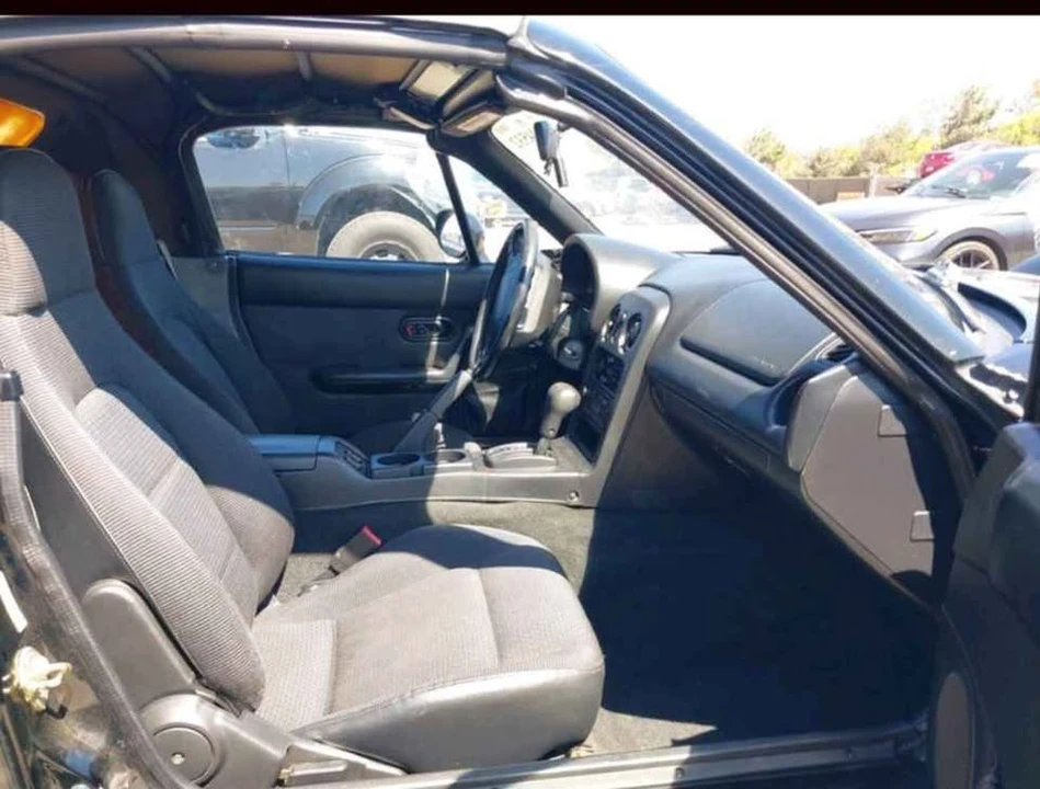 1996 Mazda NA MX-5 Miata - Image 7 of 9