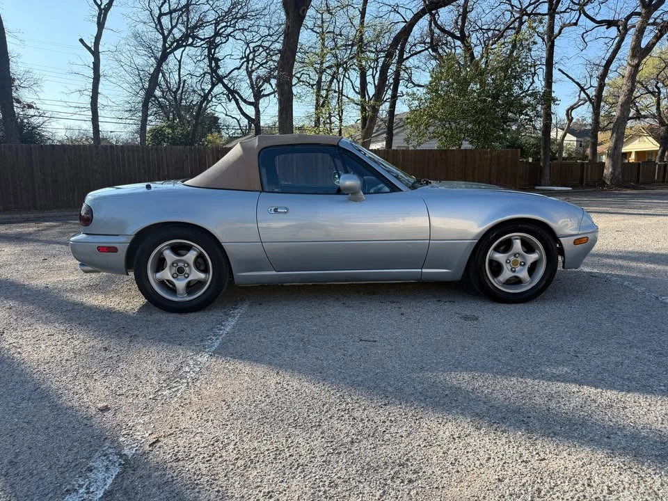 1996 Mazda NA MX-5 Miata - Image 6 of 10