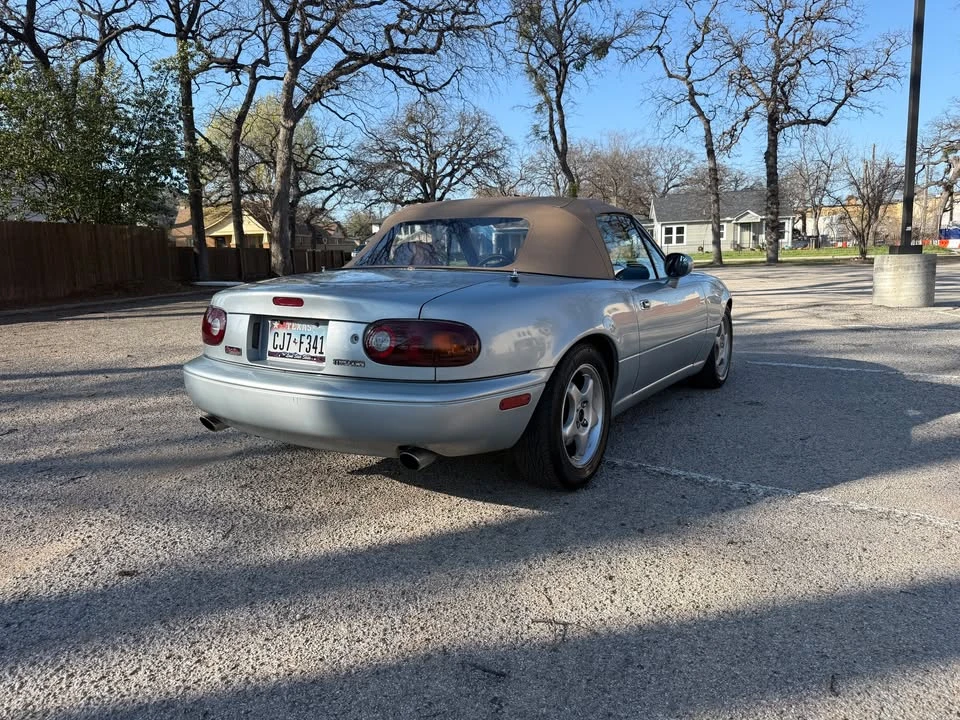 1996 Mazda NA MX-5 Miata - Image 5 of 10