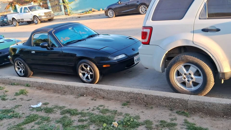 1996 Mazda NA MX-5 Miata - Image 3 of 9