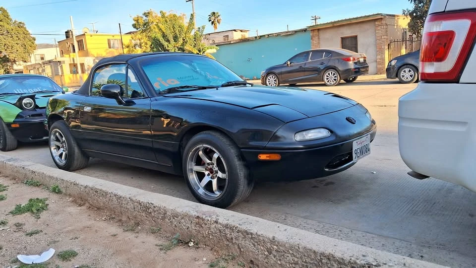 1996 Mazda NA MX-5 Miata - Image 2 of 9