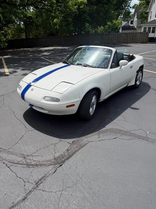 1996 Mazda NA MX-5 Miata - Image 2 of 13