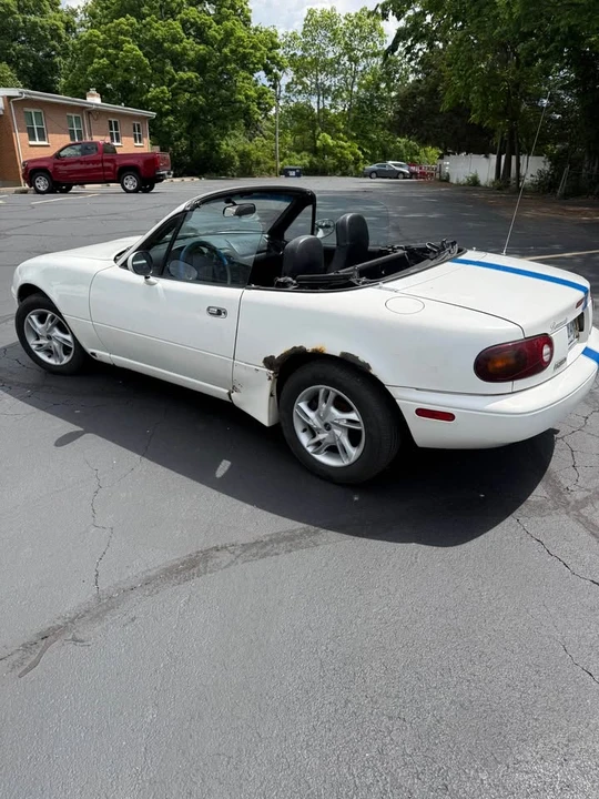 1996 Mazda NA MX-5 Miata - Image 5 of 13