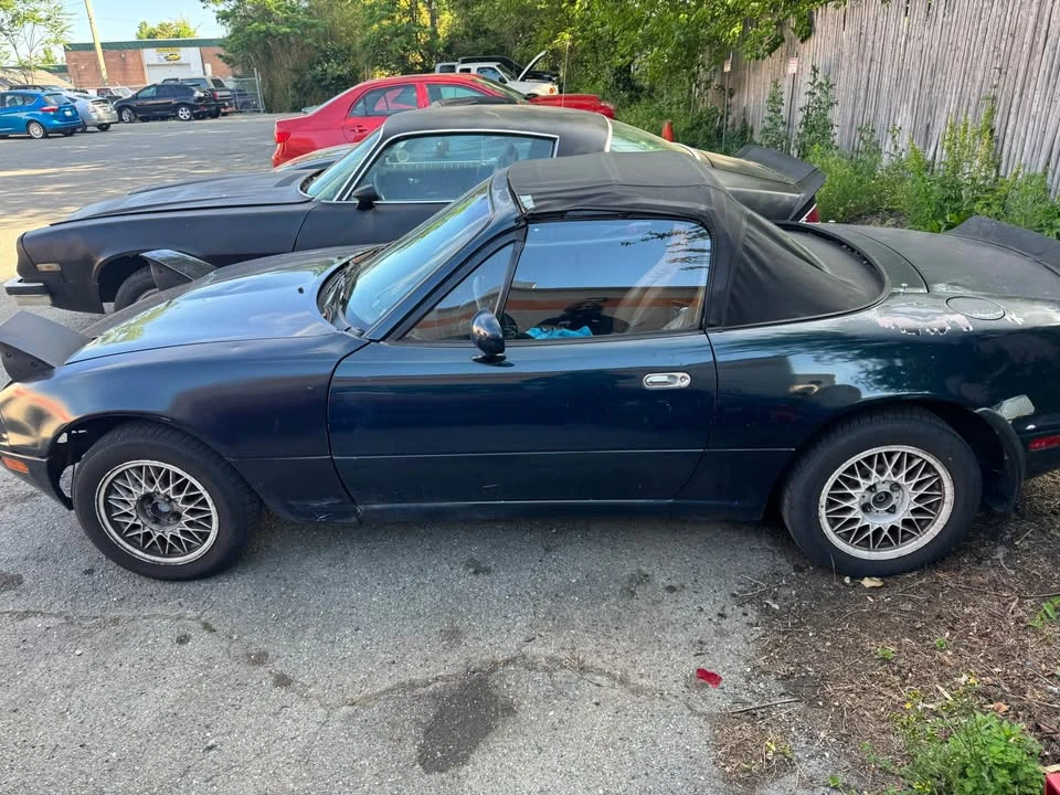1996 Mazda NA MX-5 Miata - Image 2 of 11