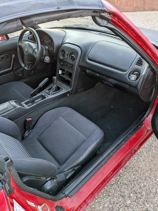 1996 Mazda NA MX-5 Miata - Image 8 of 12