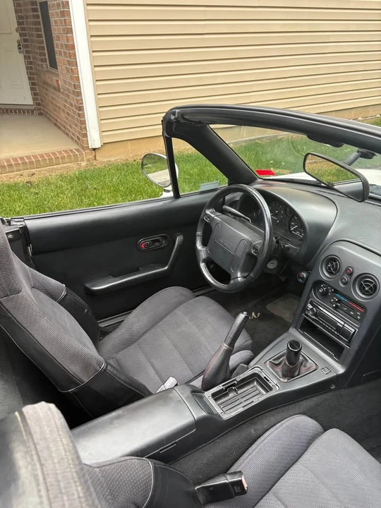 1996 Mazda NA MX-5 Miata - Image 6 of 9