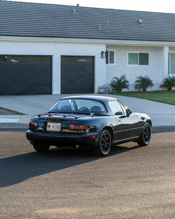 1996 Mazda NA MX-5 Miata - Image 2 of 15