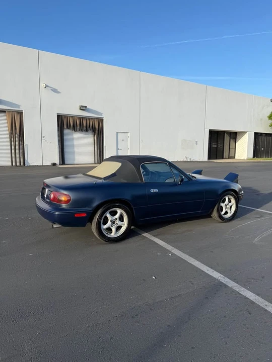 1996 Mazda NA MX-5 Miata - Image 4 of 8