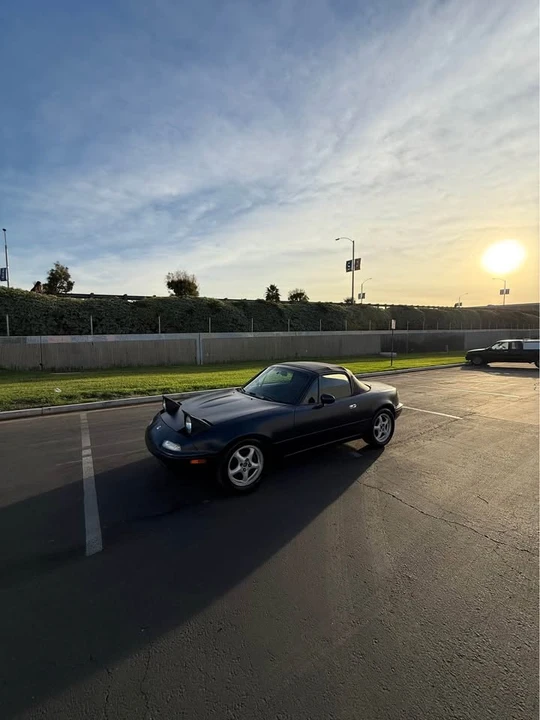 1996 Mazda NA MX-5 Miata - Image 6 of 8