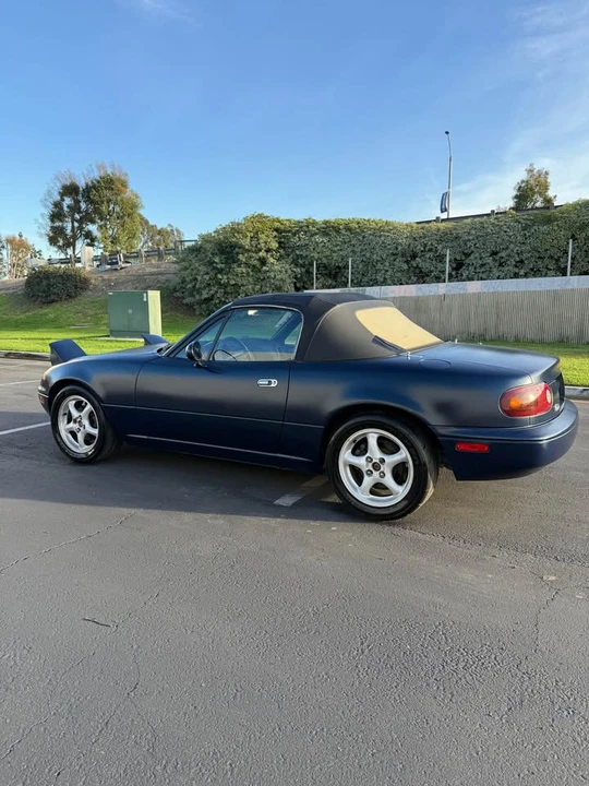 1996 Mazda NA MX-5 Miata - Image 5 of 8