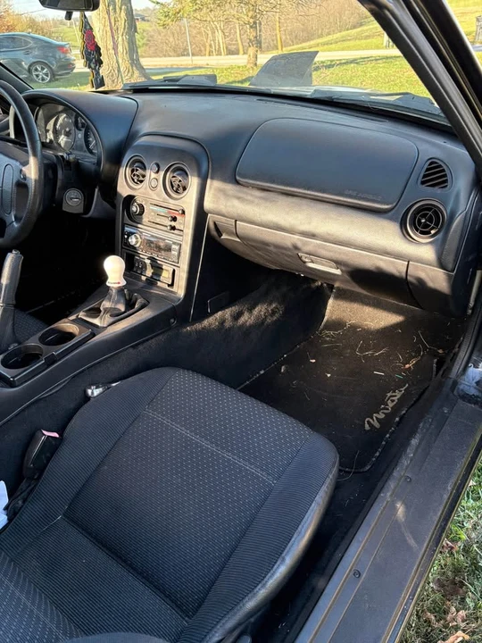 1996 Mazda NA MX-5 Miata - Image 12 of 15