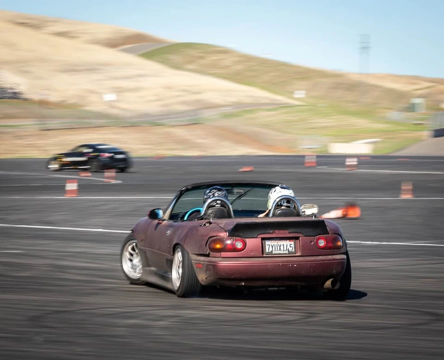 1996 Mazda NA MX-5 Miata - Image 3 of 9