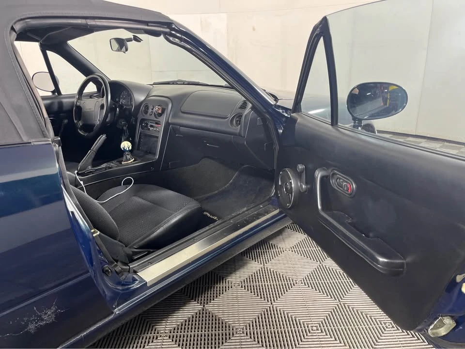 1996 Mazda NA MX-5 Miata - Image 13 of 20