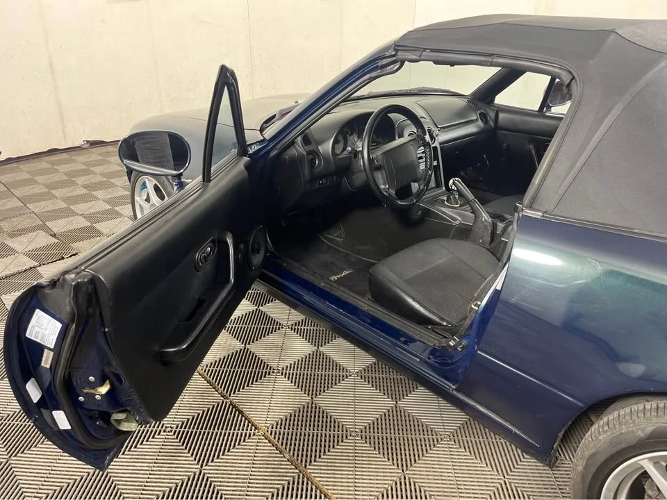 1996 Mazda NA MX-5 Miata - Image 15 of 20