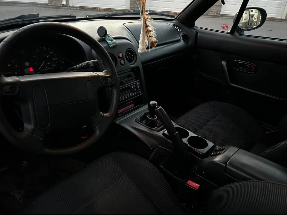 1996 Mazda NA MX-5 Miata - Image 5 of 7