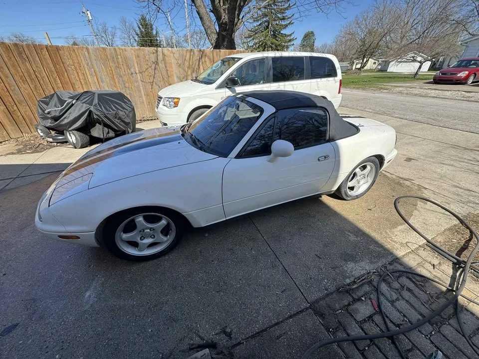 1996 Mazda NA MX-5 Miata - Image 2 of 13