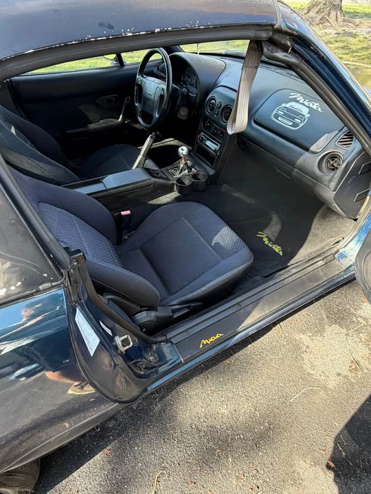 1996 Mazda NA MX-5 Miata - Image 11 of 12
