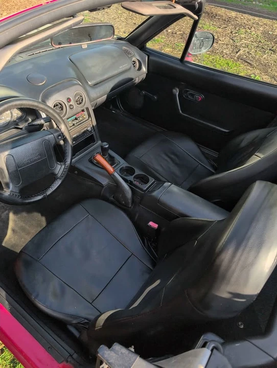 1996 Mazda NA MX-5 Miata - Image 9 of 11