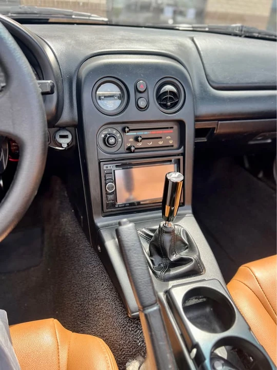 1996 Mazda NA MX-5 Miata - Image 12 of 13