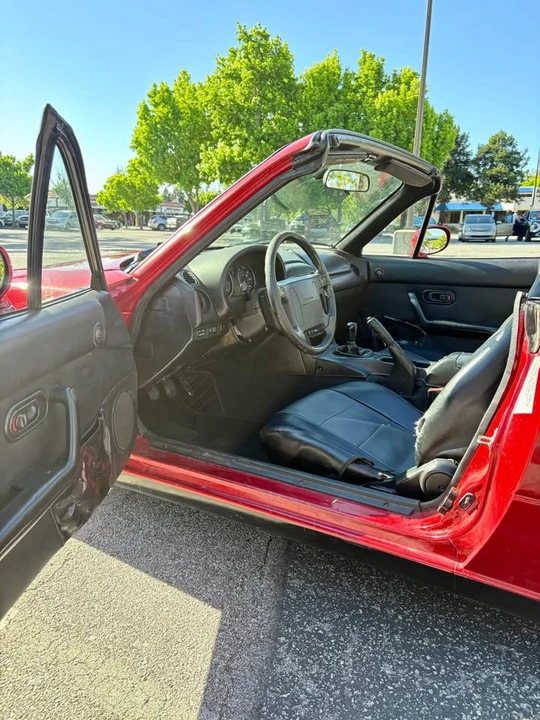1996 Mazda NA MX-5 Miata - Image 16 of 19