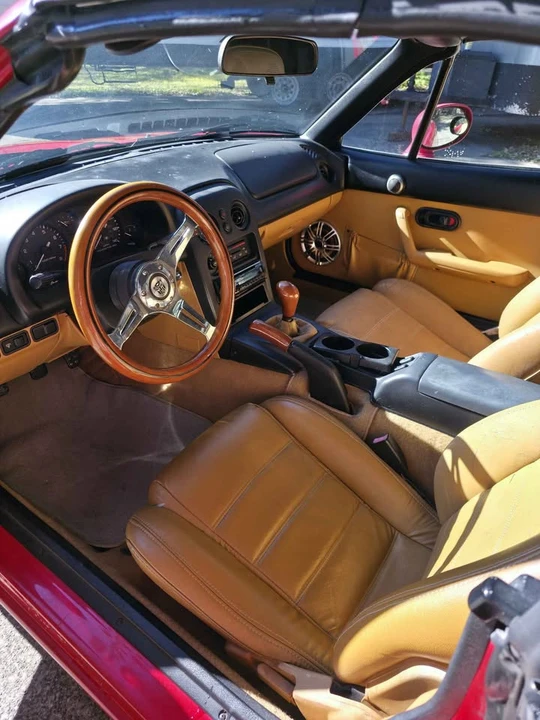 1996 Mazda NA MX-5 Miata - Image 9 of 10