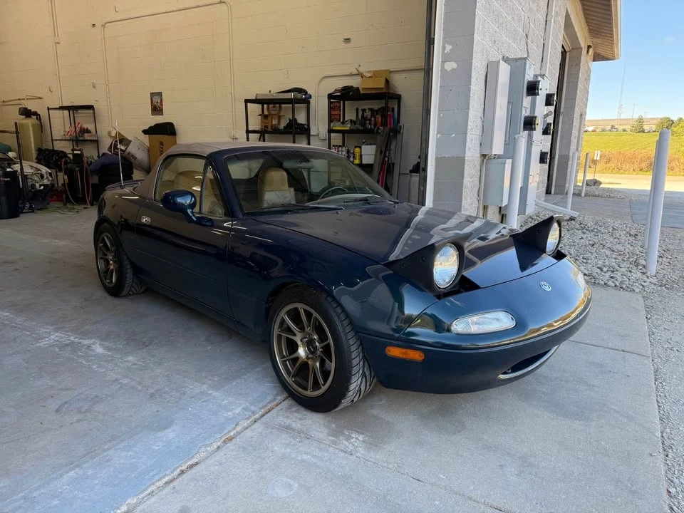 1996 Mazda NA MX-5 Miata - Image 2 of 20