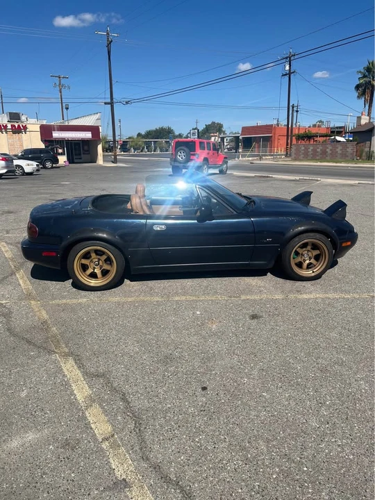 1996 Mazda NA MX-5 Miata - Image 2 of 17