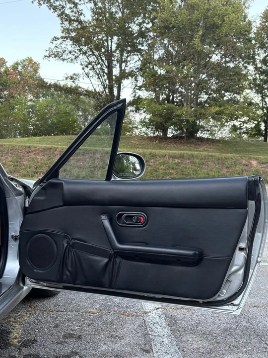 1996 Mazda NA MX-5 Miata - Image 9 of 12