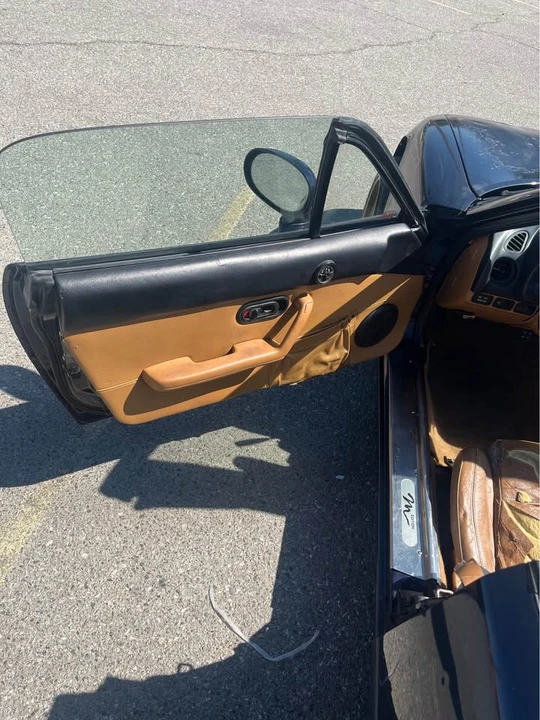 1996 Mazda NA MX-5 Miata - Image 11 of 17