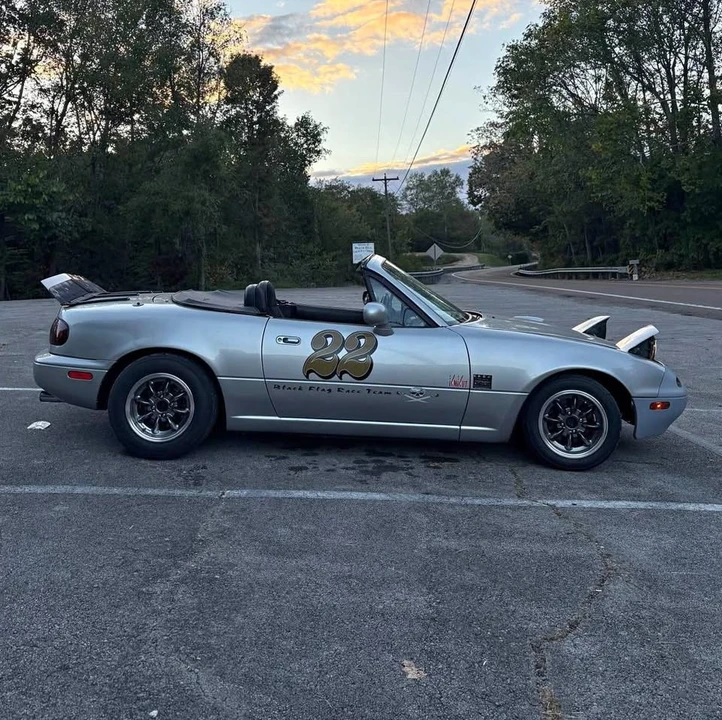 1996 Mazda NA MX-5 Miata - Image 2 of 12
