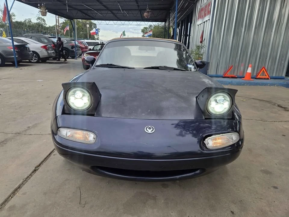 1996 Mazda NA MX-5 Miata - Image 9 of 12