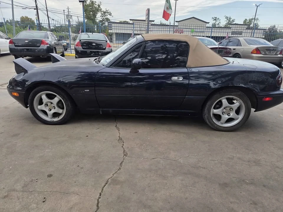 1996 Mazda NA MX-5 Miata - Image 2 of 12