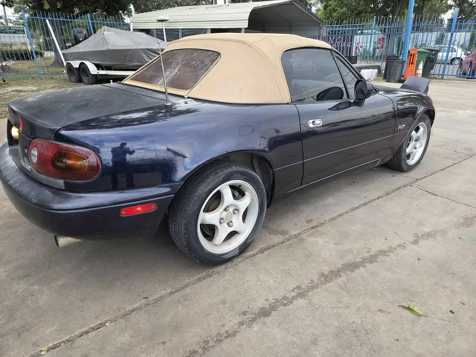 1996 Mazda NA MX-5 Miata - Image 6 of 12