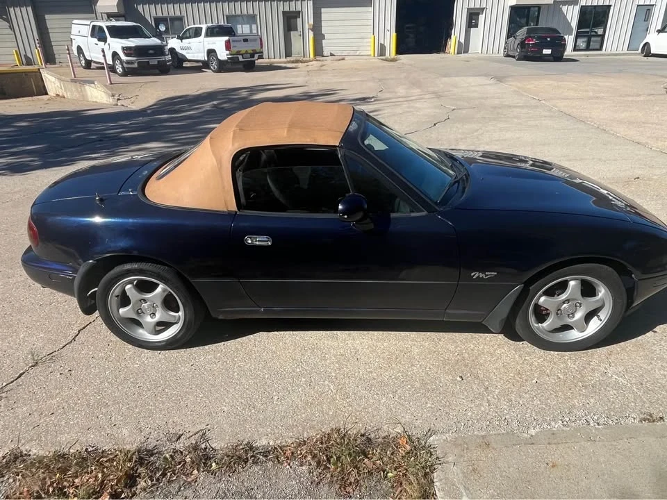 1996 Mazda NA MX-5 Miata - Image 5 of 16