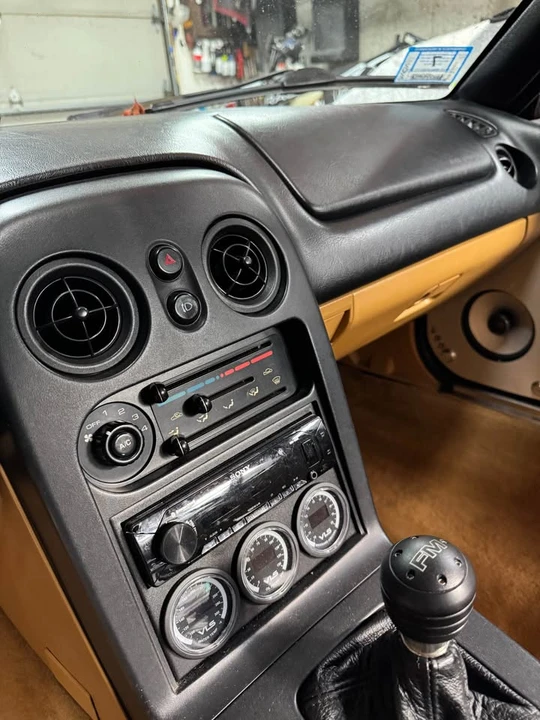 1996 Mazda NA MX-5 Miata - Image 12 of 13