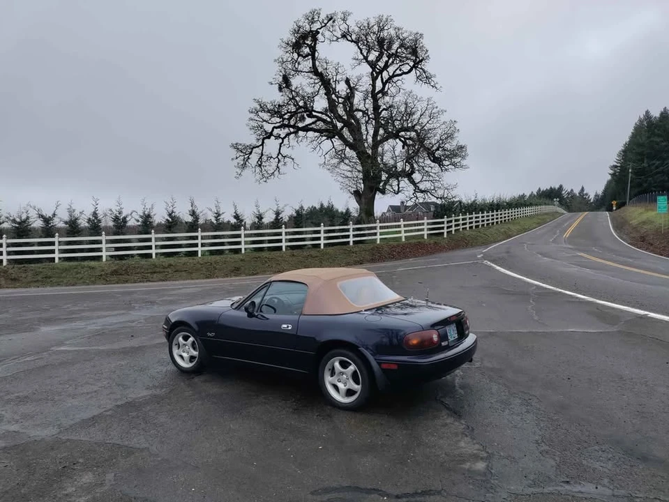 1996 Mazda NA MX-5 Miata - Image 6 of 9