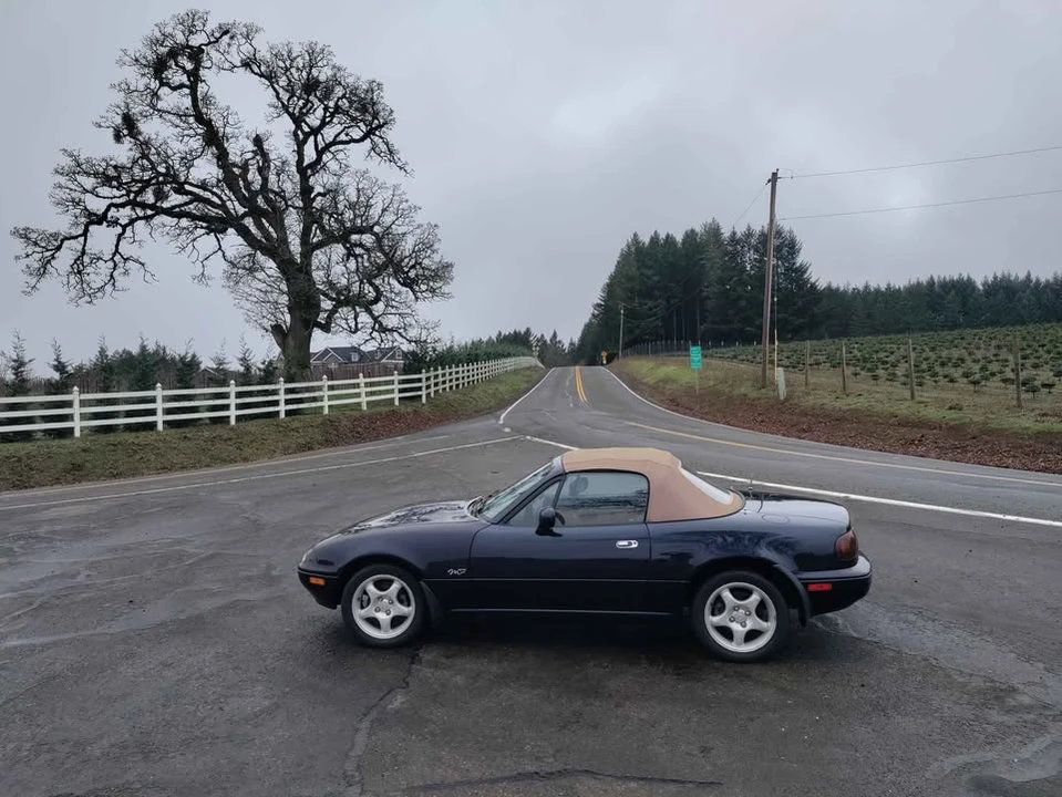 1996 Mazda NA MX-5 Miata - Image 5 of 9