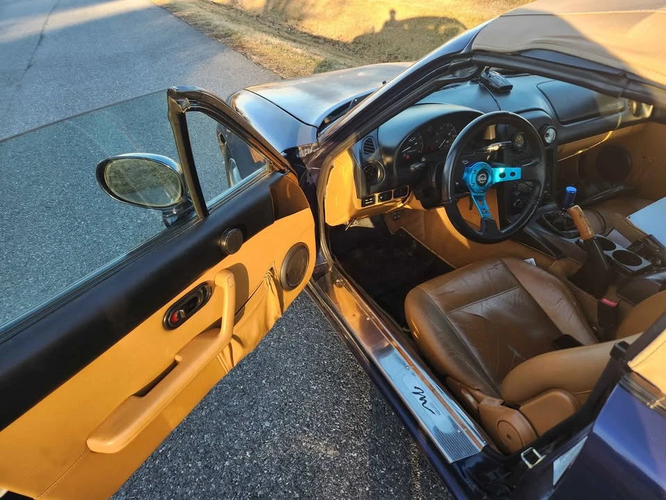 1996 Mazda NA MX-5 Miata - Image 6 of 12