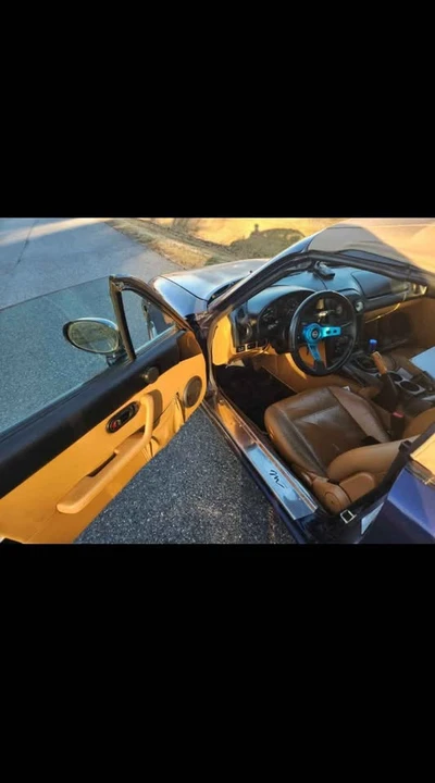 1996 Mazda NA MX-5 Miata - Image 2 of 12
