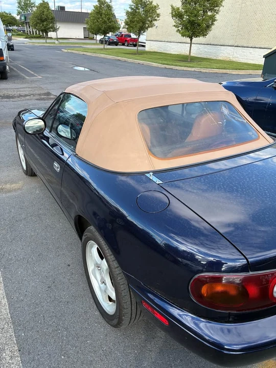 1996 Mazda NA MX-5 Miata - Image 8 of 10