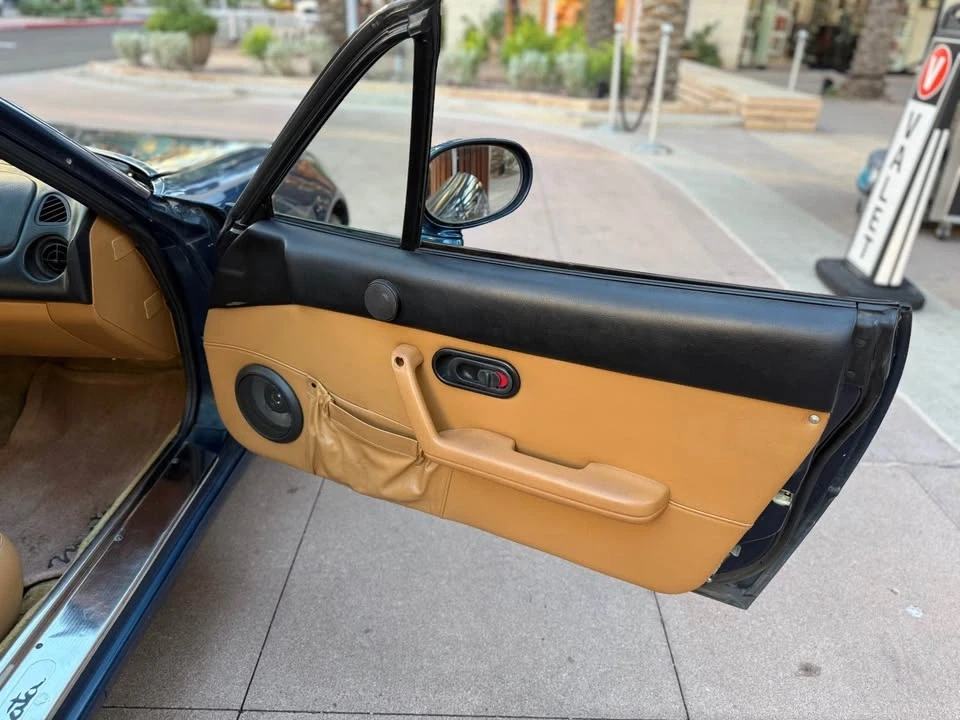 1996 Mazda NA MX-5 Miata - Image 18 of 20