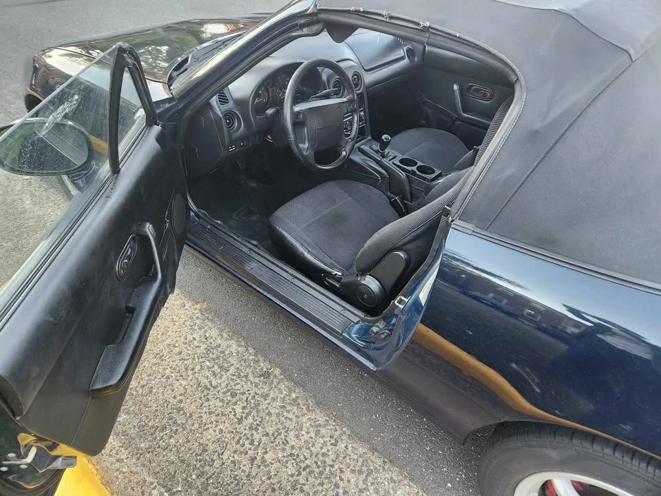 1996 Mazda NA MX-5 Miata - Image 5 of 15